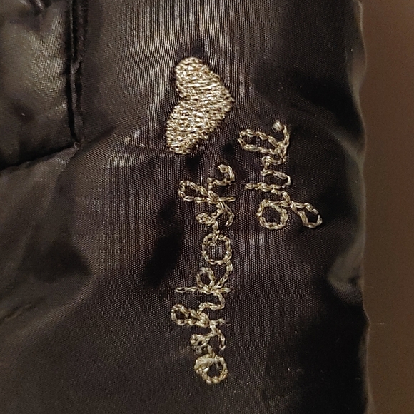 3/$25 OSHKOSH Girl black autumn winter vest, size child 6 - Picture 3 of 11